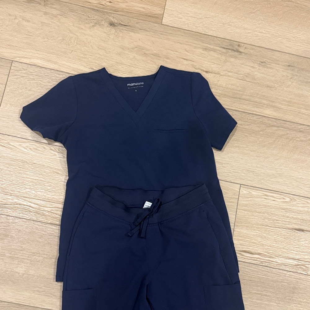 Mandala navy scrub set size small